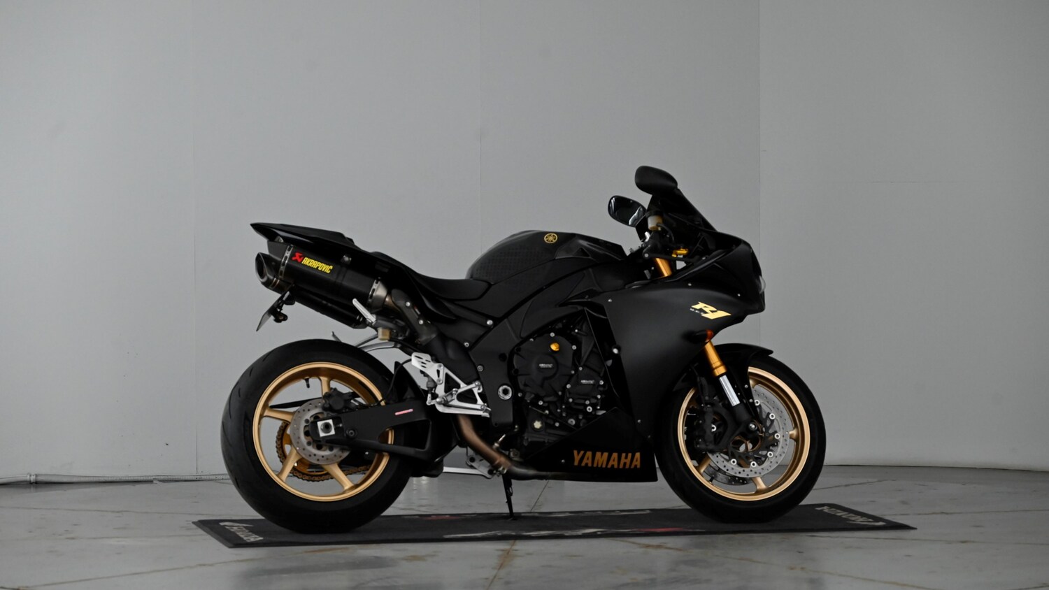Yamaha R1