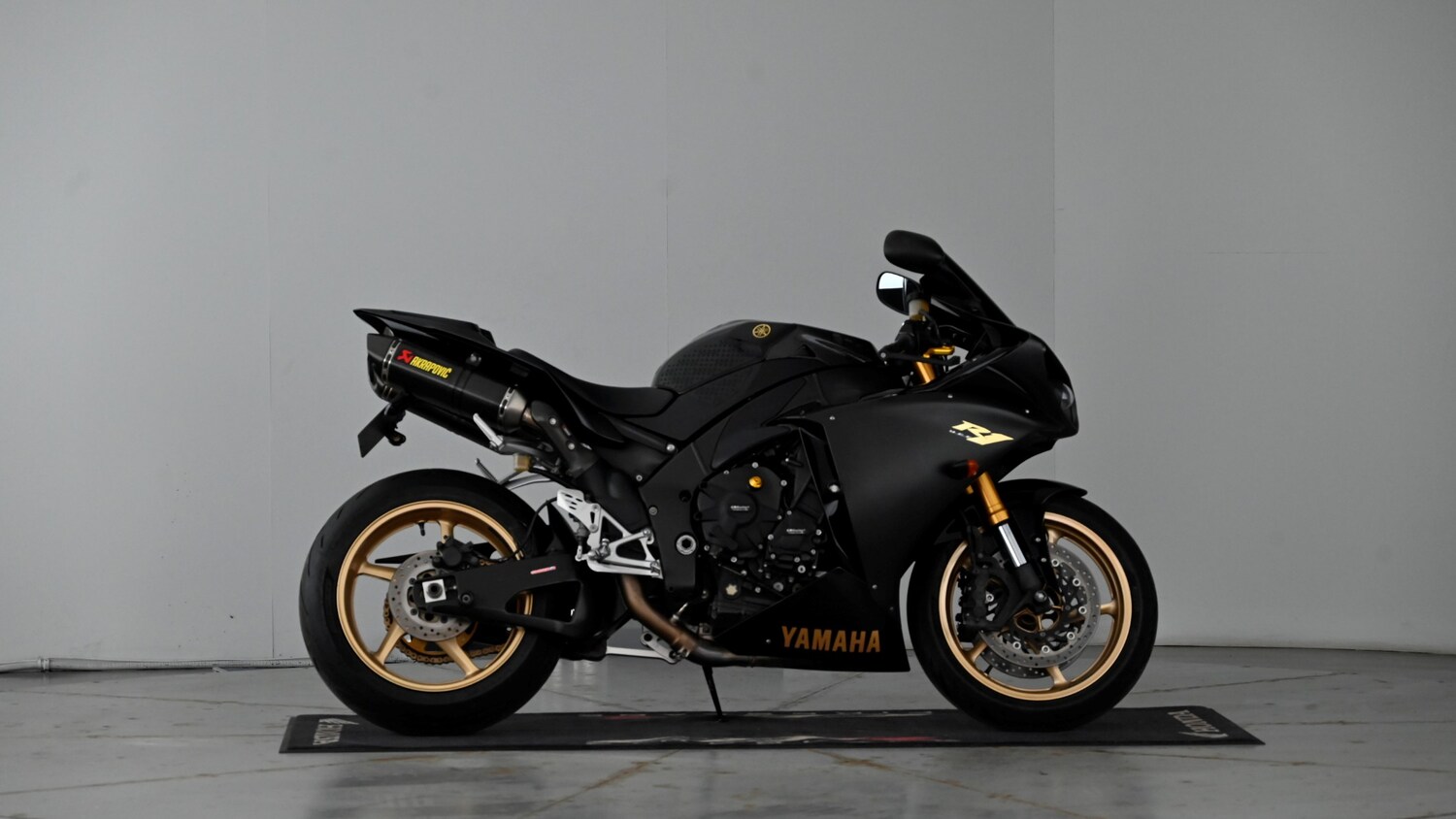 Yamaha R1