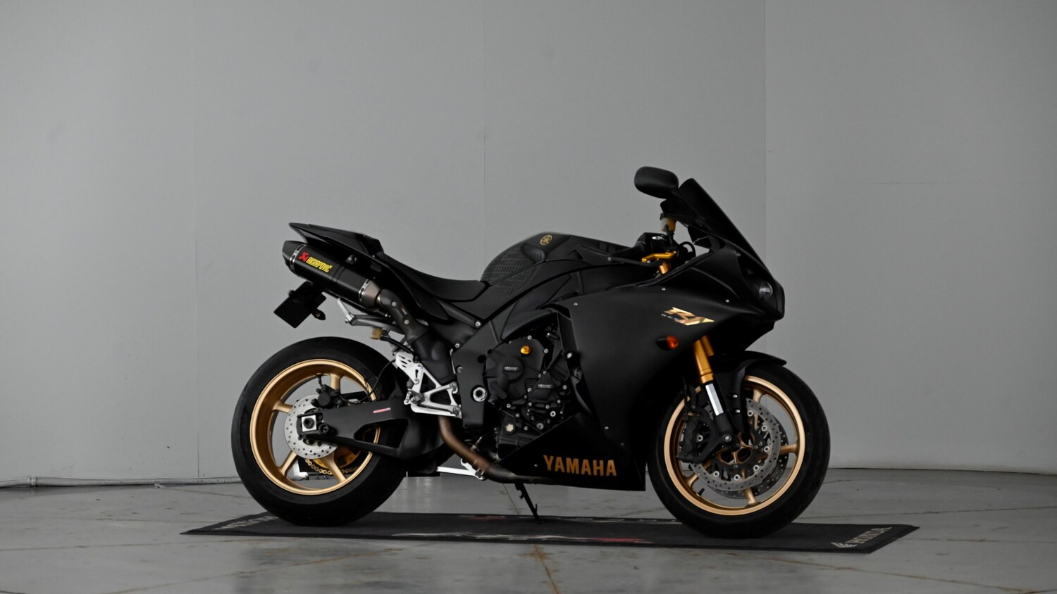 Yamaha R1