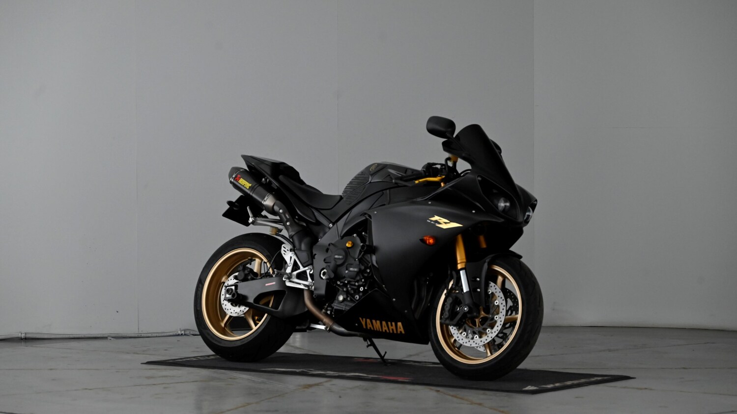 Yamaha R1