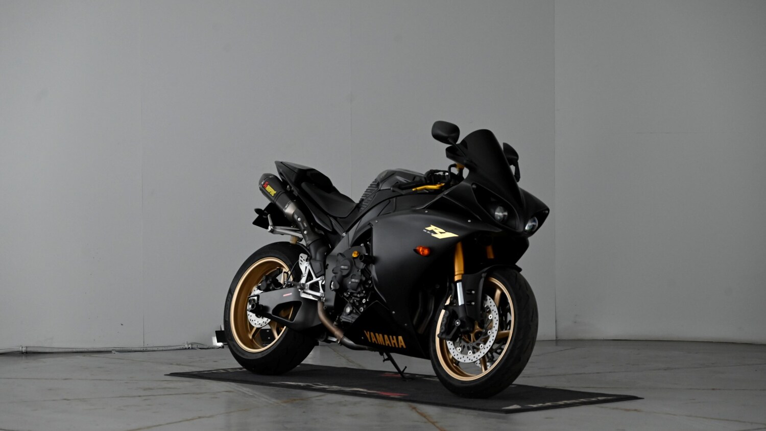 Yamaha R1