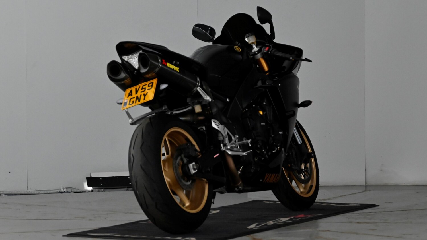Yamaha R1