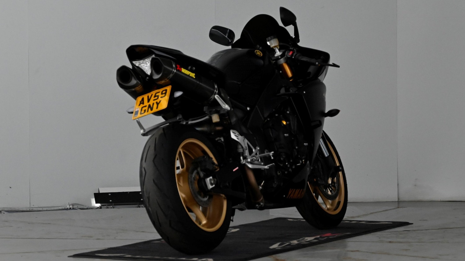 Yamaha R1