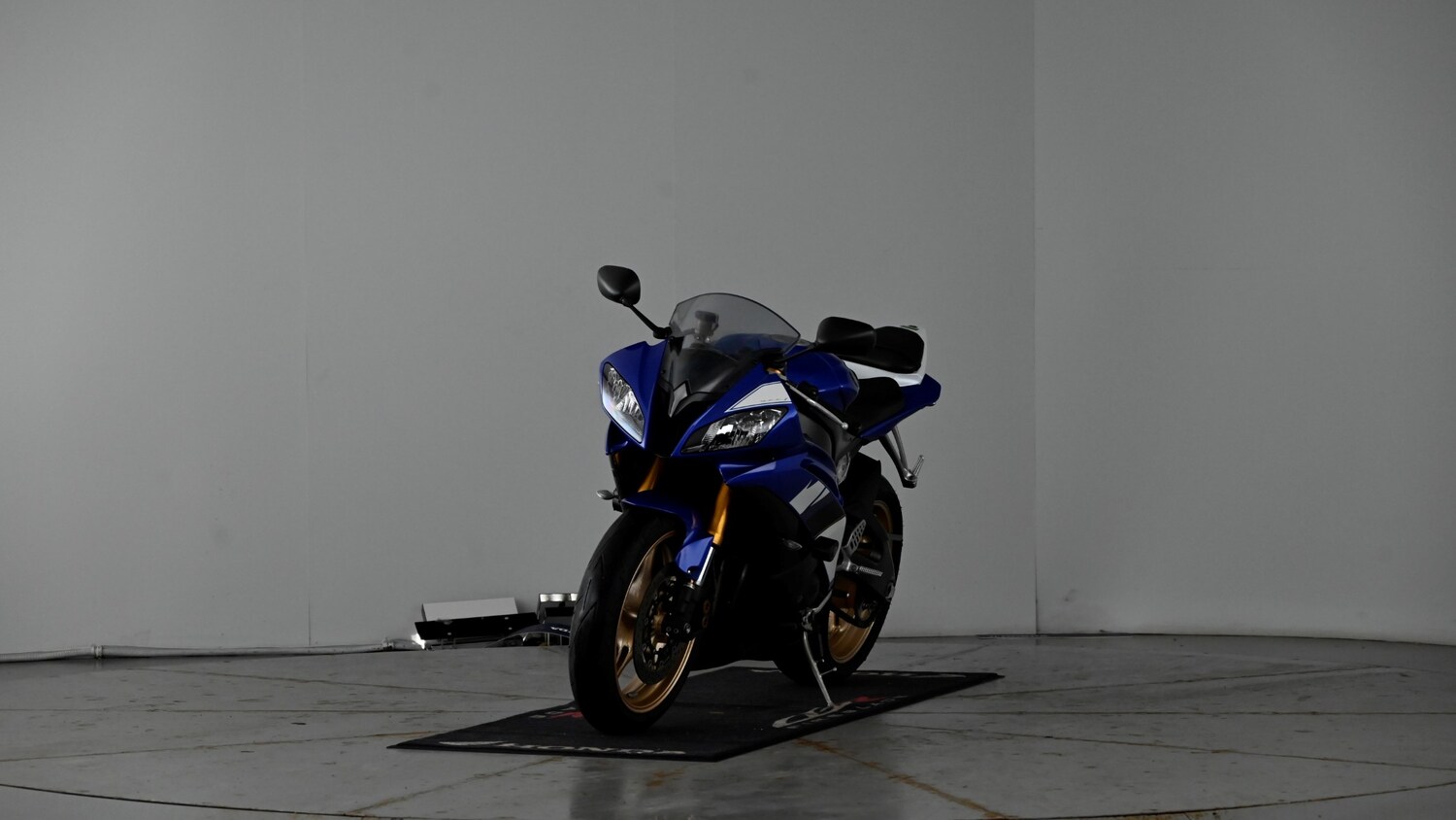 Yamaha R6
