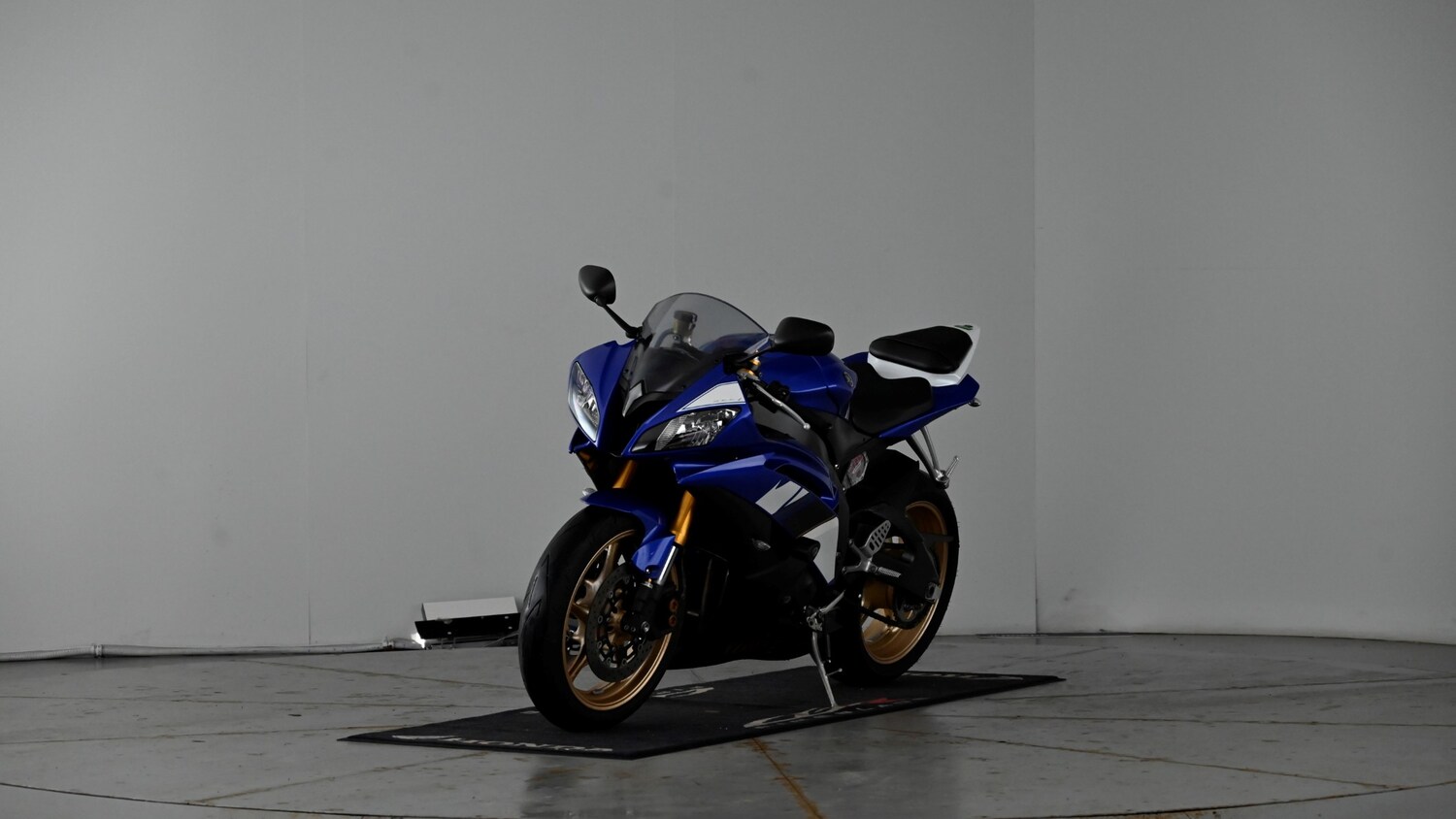 Yamaha R6