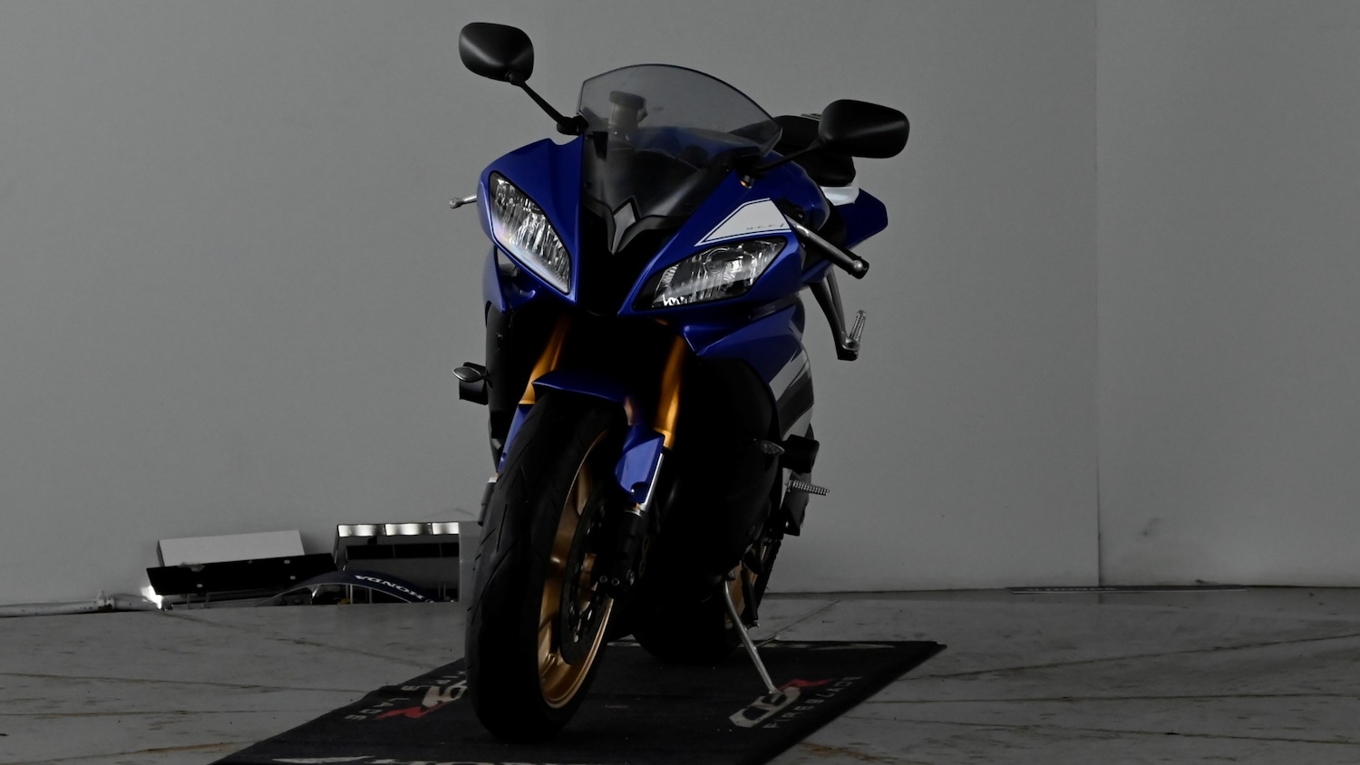 Yamaha R6