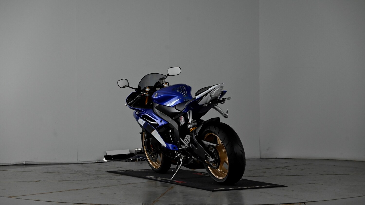 Yamaha R6