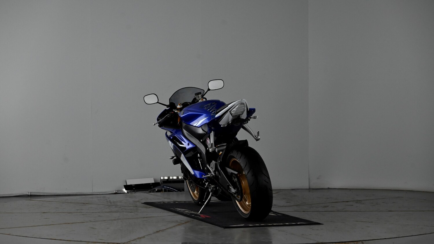 Yamaha R6
