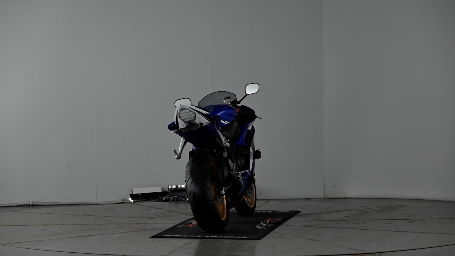 Yamaha R6