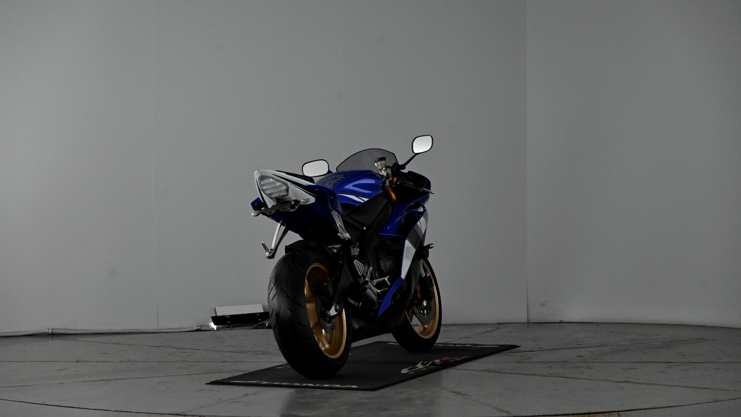 Yamaha R6