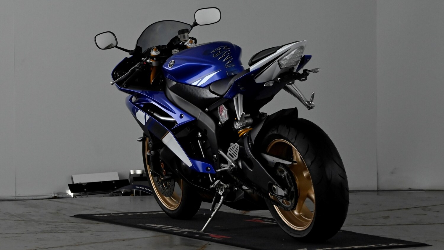 Yamaha R6