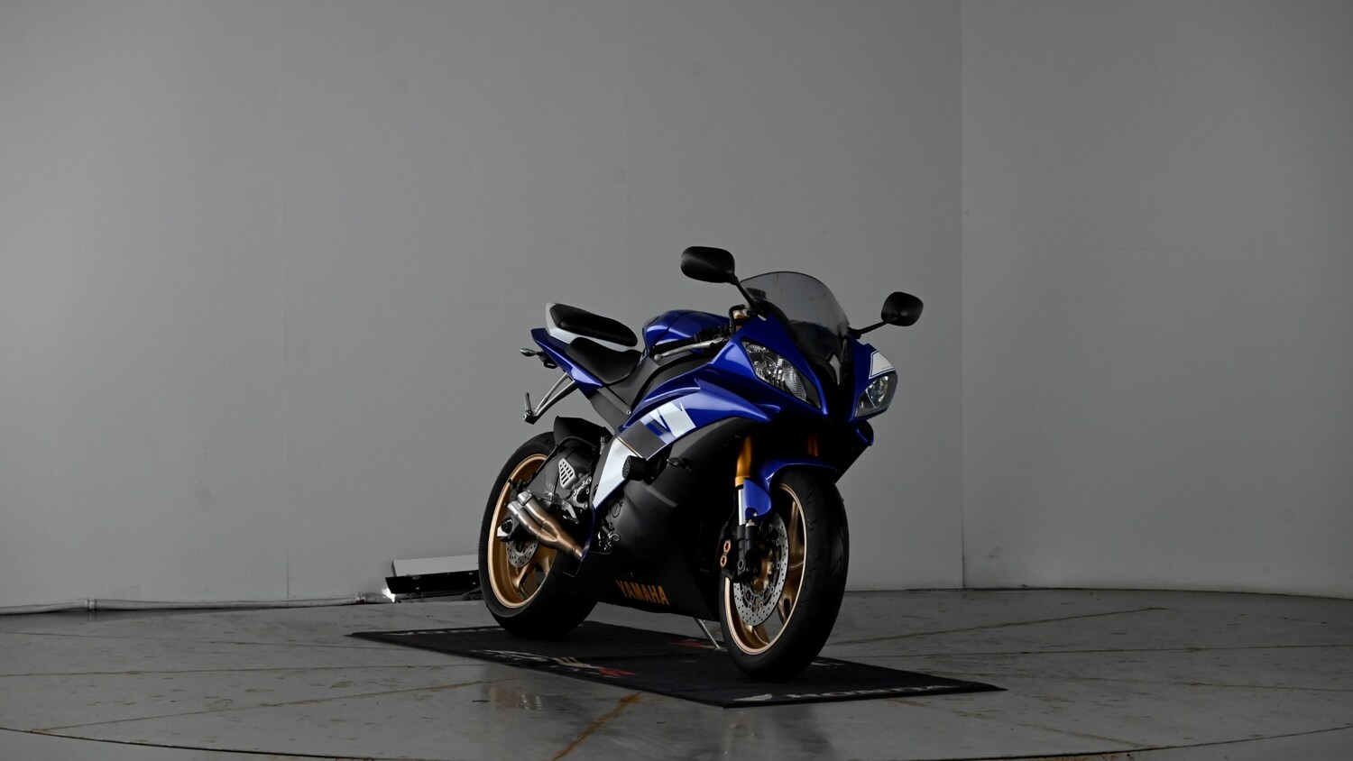 Yamaha R6