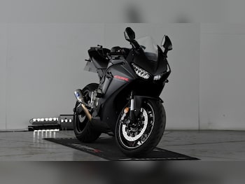 Used Honda CBR1000RR Fireblade 2019 for sale - bike-78036804: Photo