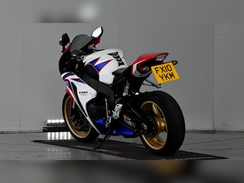 Used Honda CBR1000RR Fireblade 2010 for sale - bike-78406470: Photo