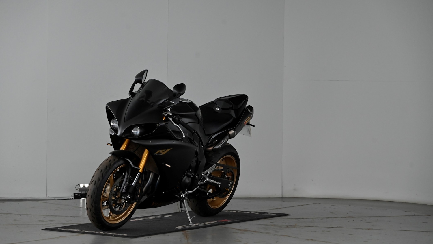 Yamaha R1