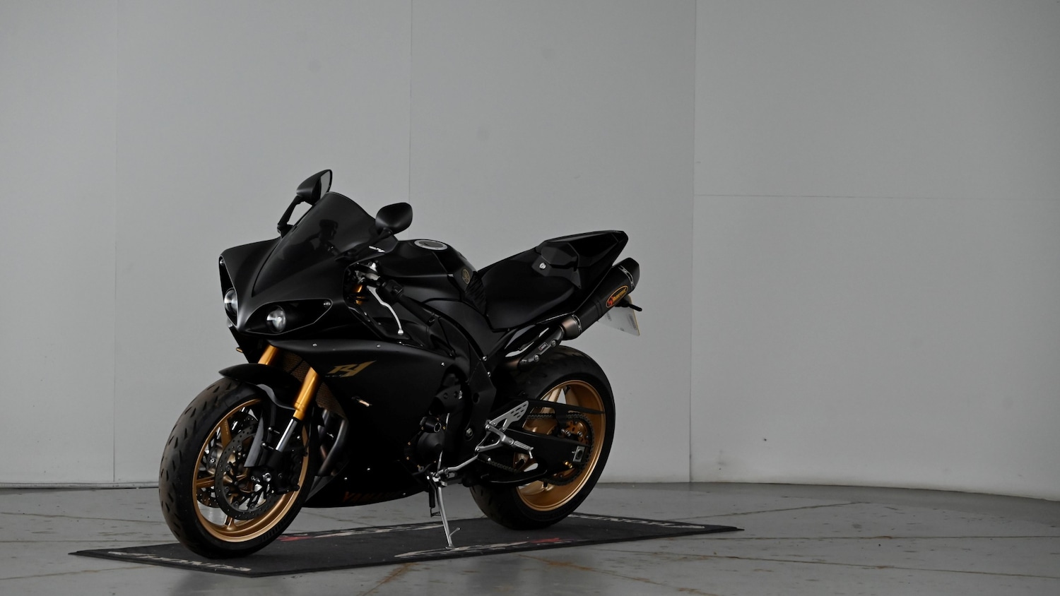 Yamaha R1