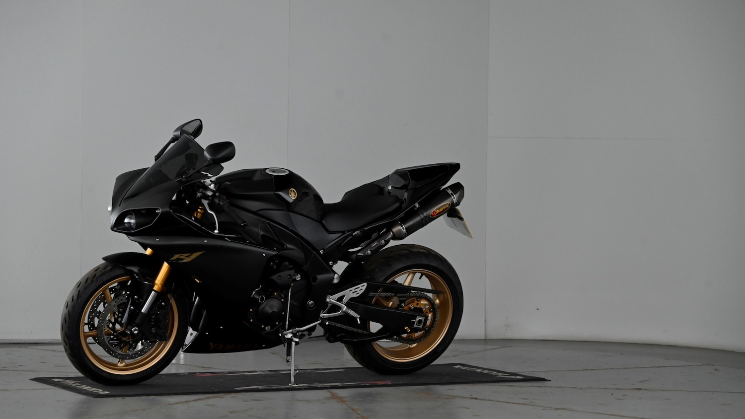 Yamaha R1