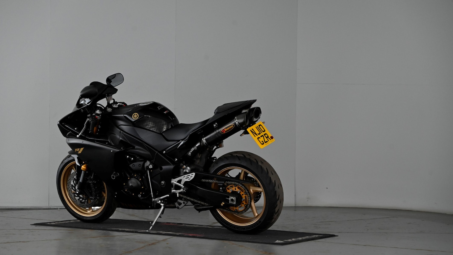 Yamaha R1