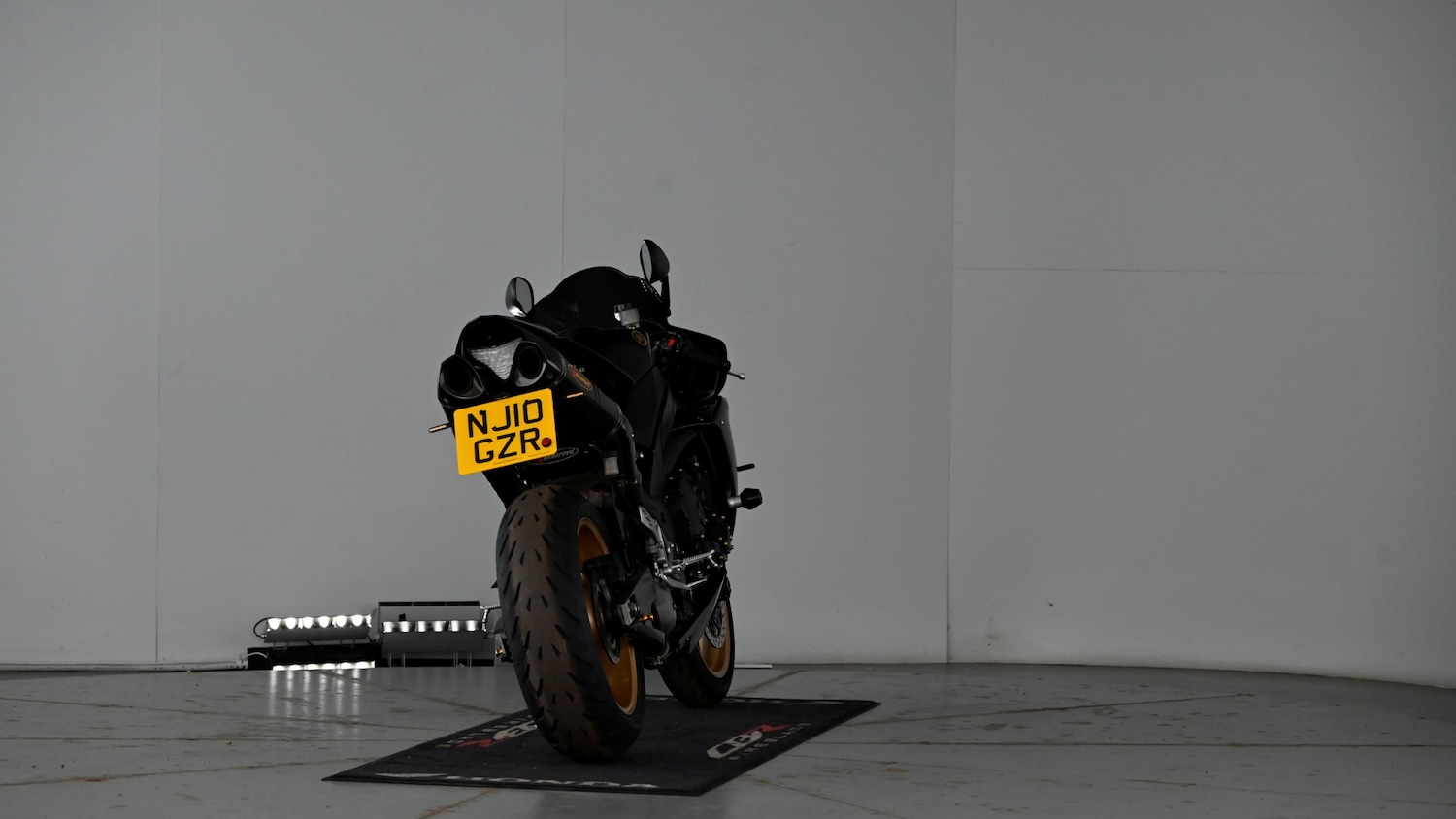 Yamaha R1
