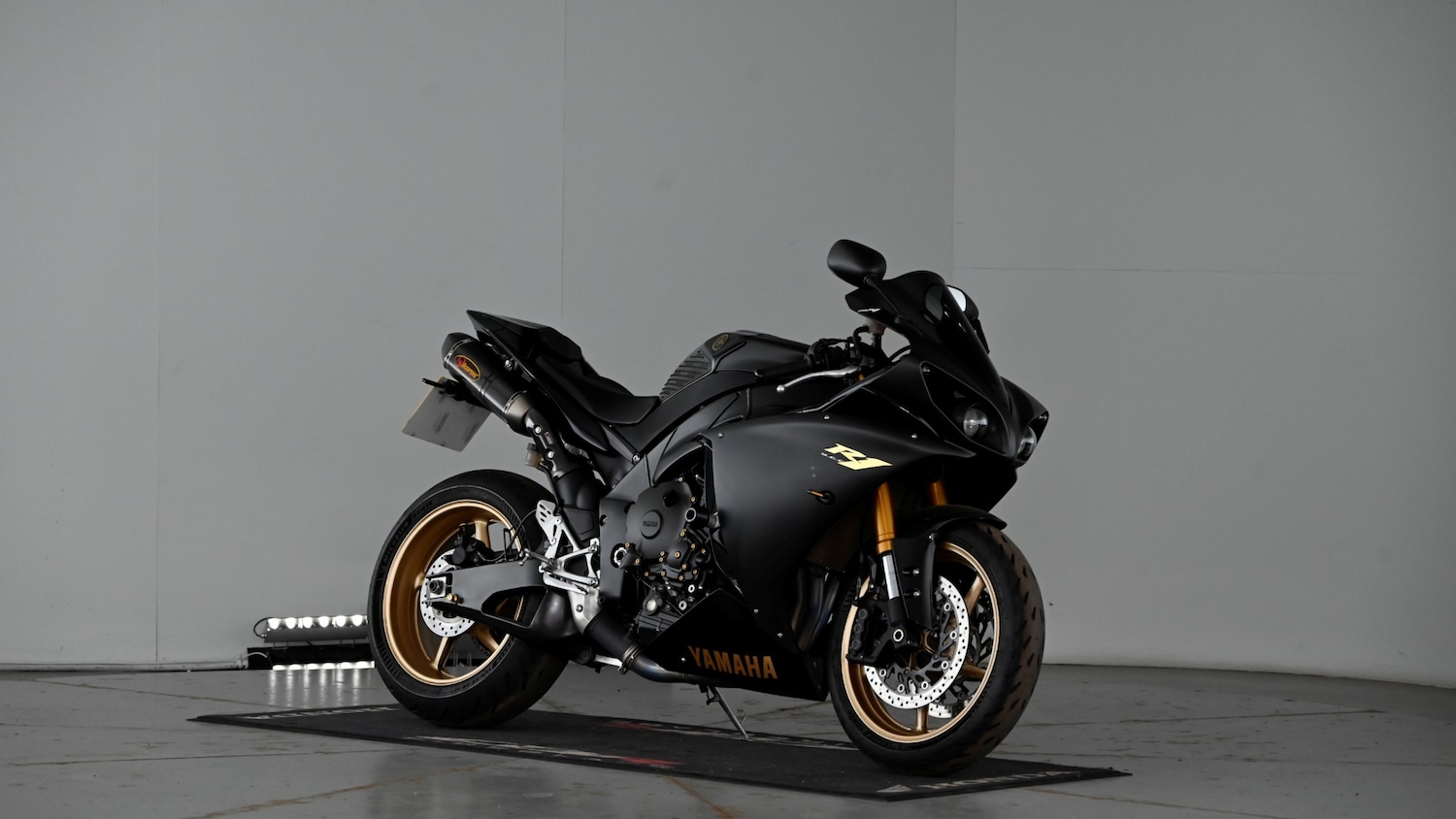 Yamaha R1