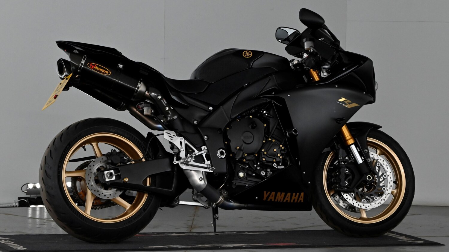 Yamaha R1