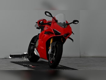 Used Ducati Panigale V4S 2023 for sale - bike-77619094: Photo
