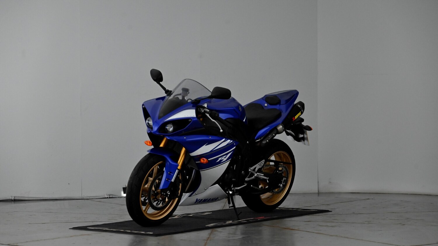 Yamaha R1