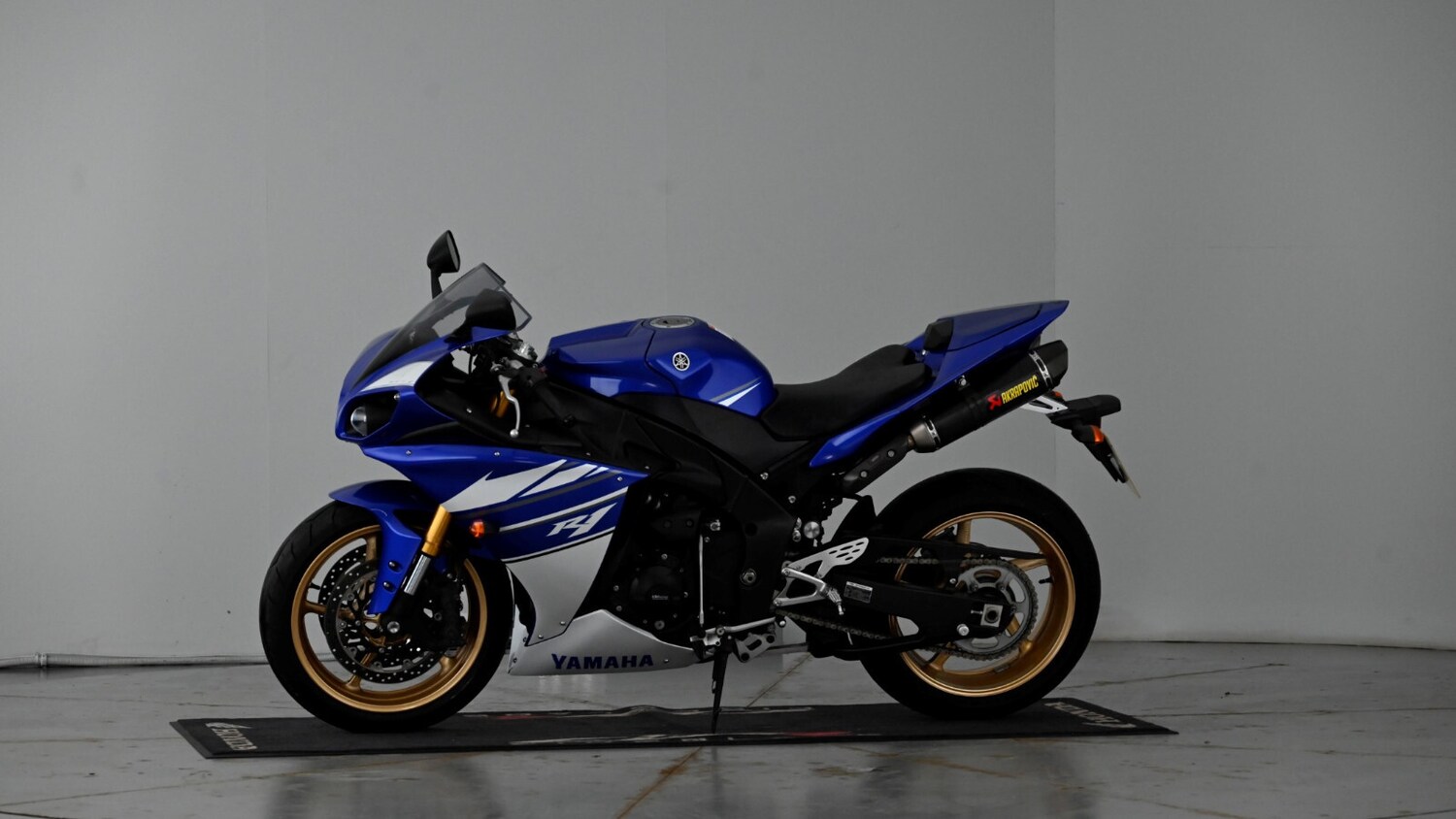 Yamaha R1