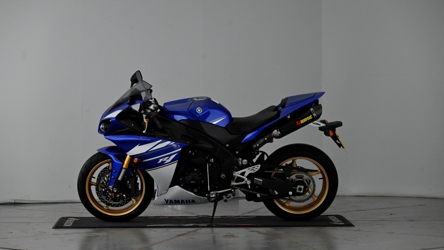 Yamaha R1
