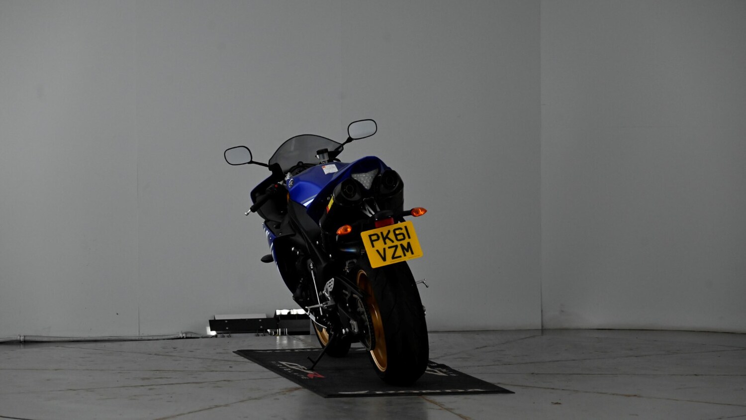 Yamaha R1