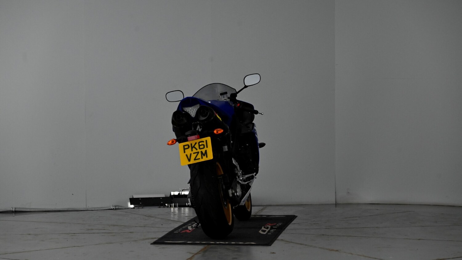 Yamaha R1