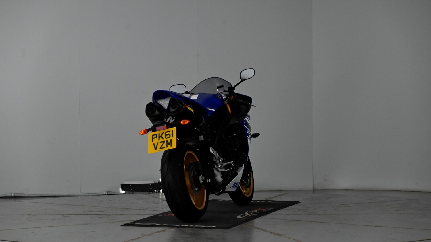Yamaha R1