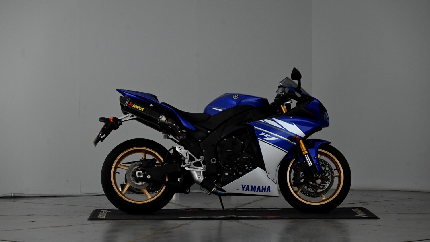 Yamaha R1