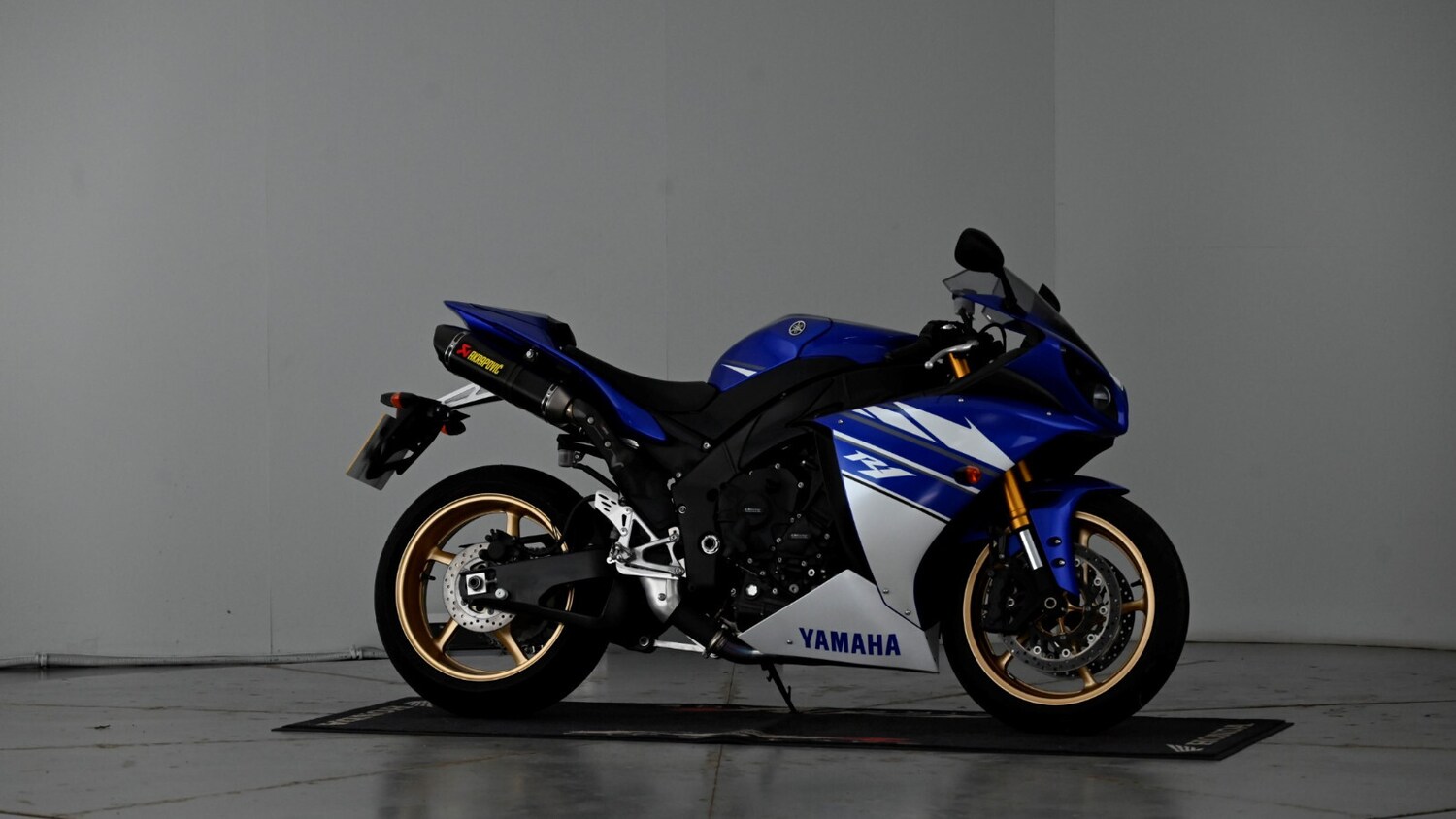 Yamaha R1