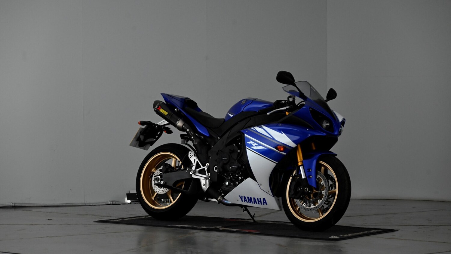 Yamaha R1