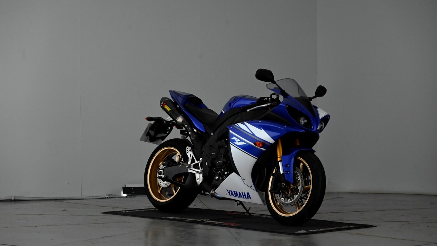 Yamaha R1