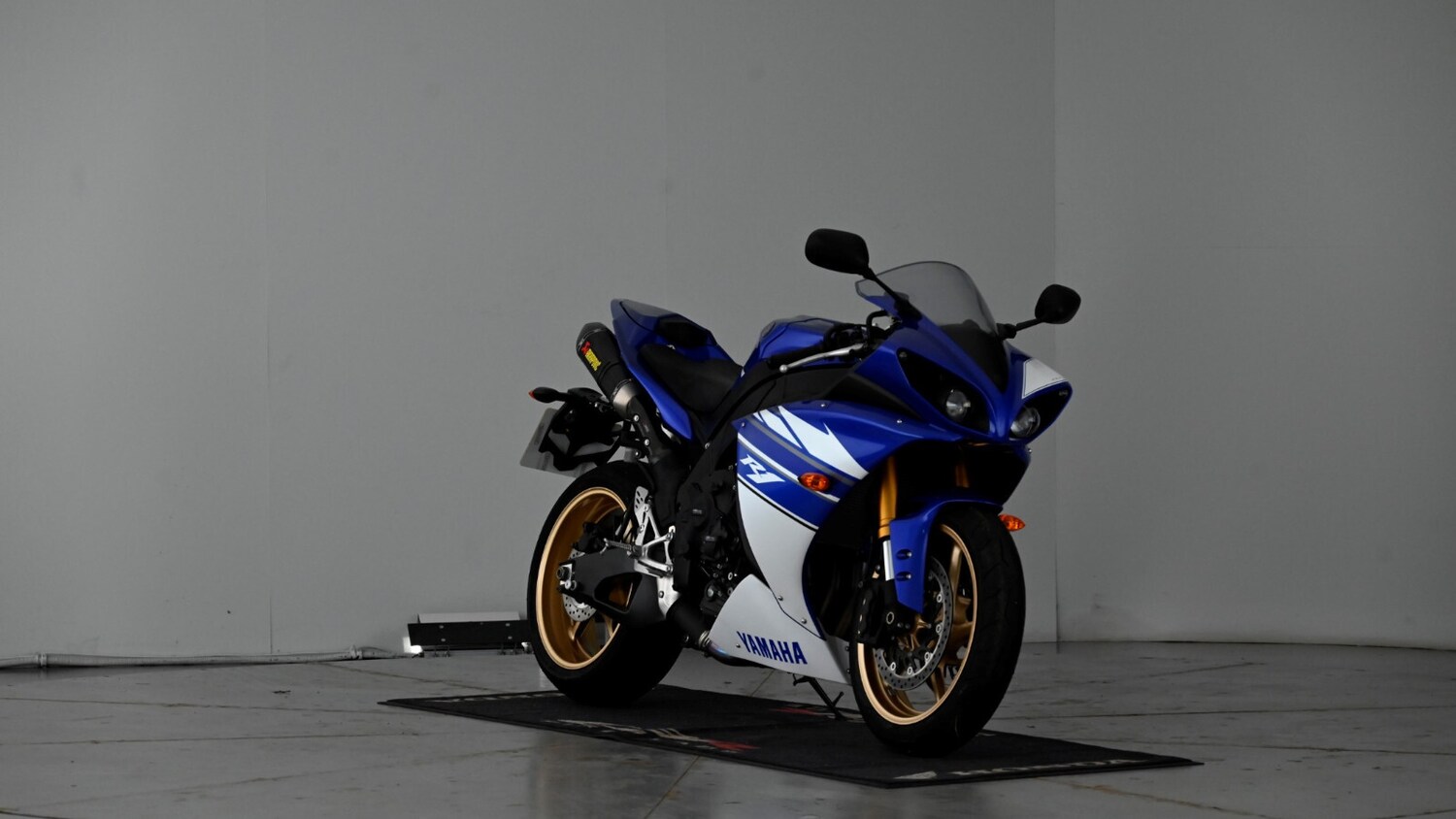 Yamaha R1