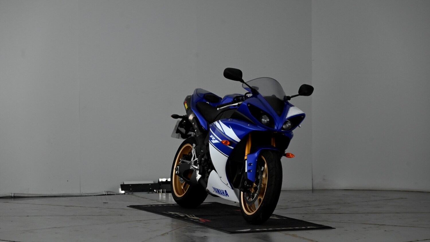 Yamaha R1