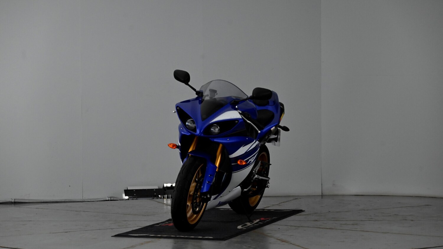 Yamaha R1