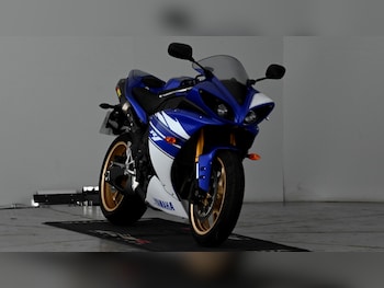 Used Yamaha R1 2011 for sale - bike-77640693: Photo