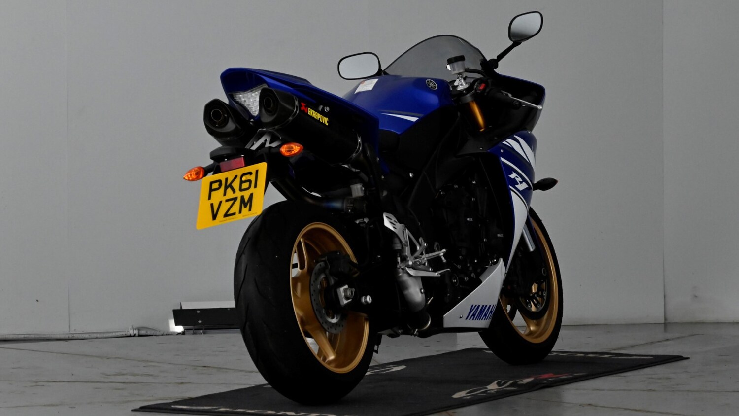 Yamaha R1