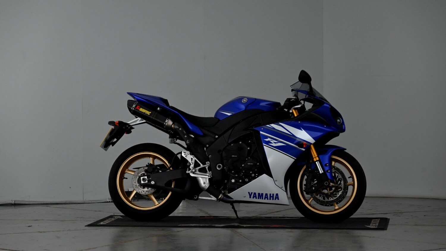 Yamaha R1