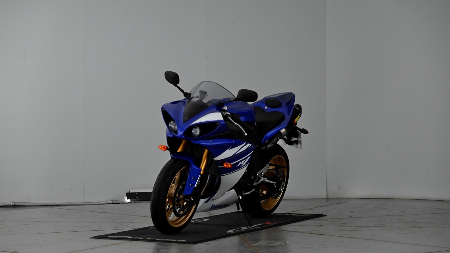 Yamaha R1