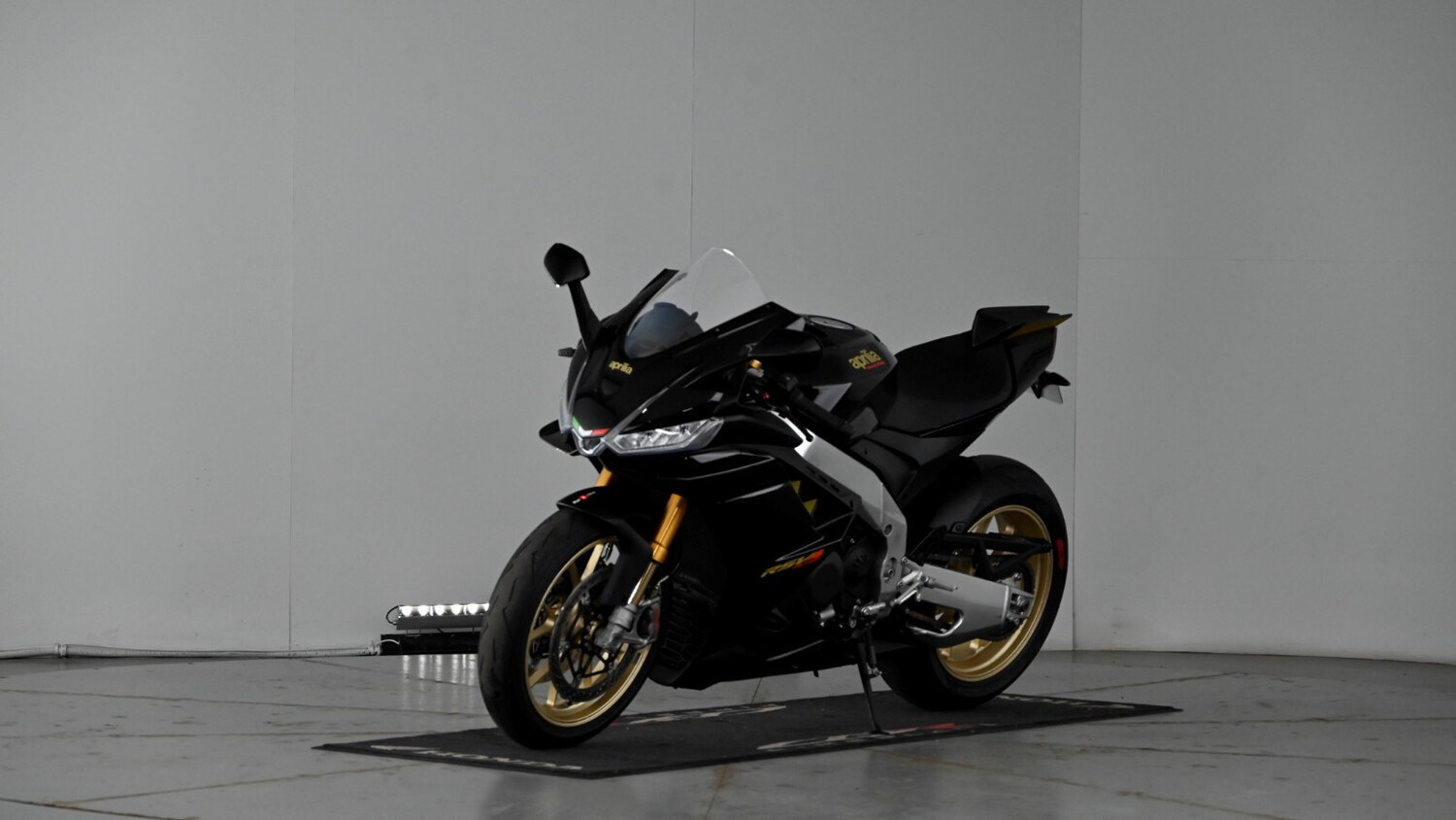 Used Aprilia RSV4 1100 2023 for sale - 78418750: Photo 32
