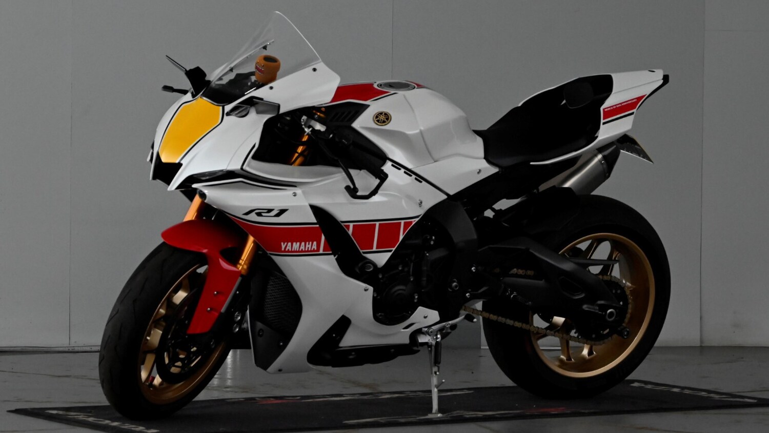 Used Yamaha R1 2022 for sale - 78343935: Photo 2