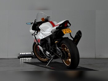 Used Yamaha R1 2022 for sale - bike-78343935: Photo