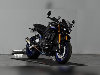 Used Yamaha MT-10 2023 for sale - bike-78036793: Photo