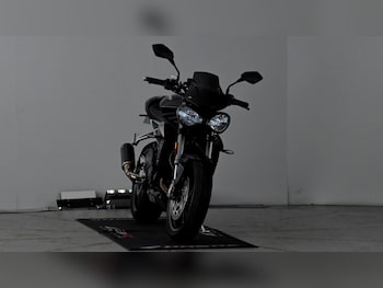 Used Triumph Street Triple 765 2017 for sale - bike-77339428: Photo