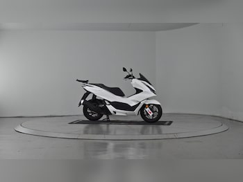 Used Honda PCX 2022 for sale - bike-77618950: Photo