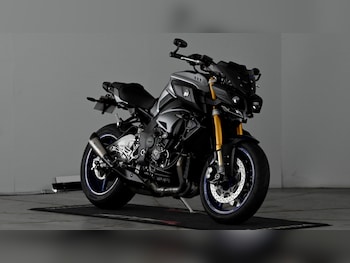 Used Yamaha MT-10 2017 for sale - bike-77519130: Photo